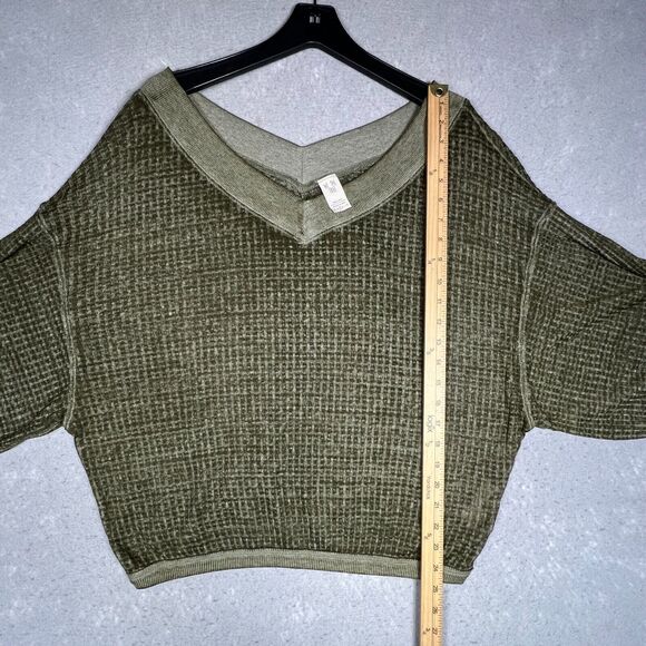 We The Free South Side Thermal Top Womens Small Olive Green V-neck Dolman Sleeve - Picture 7 of 13